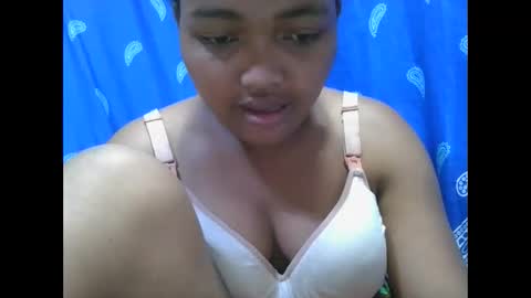 Snapshot of aimealdy chatting on 10.29.25 aimealdy online show from 10.29.25