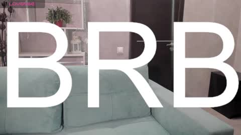 Snapshot of aina_faina chatting on 12.27.24 Aina online show from 12.27.24