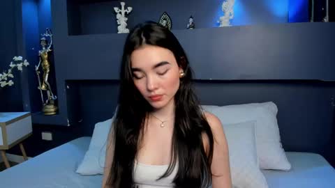 Snapshot of airikimmura chatting on 02.24.25 airi online show from 02.24.25