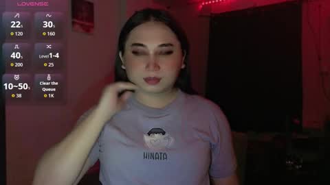 Snapshot of airis_windxx chatting on 10.04.25 Airis online show from 10.04.25