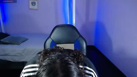 Snapshot of aisha_beneth chatting on 10.03.25 online show from 10.03.25