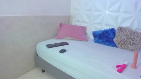 aisha_farah online show from 09.15.25