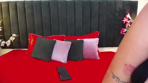 aisha- smith - flower online show from 09.22.25