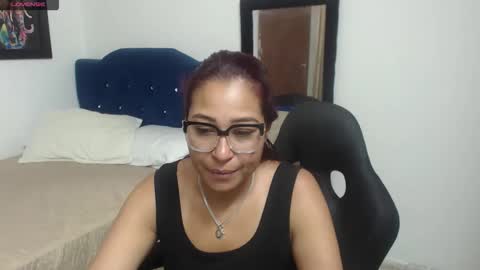 Snapshot of aisha_french chatting on 04.07.26 aisha_french online show from 04.07.26