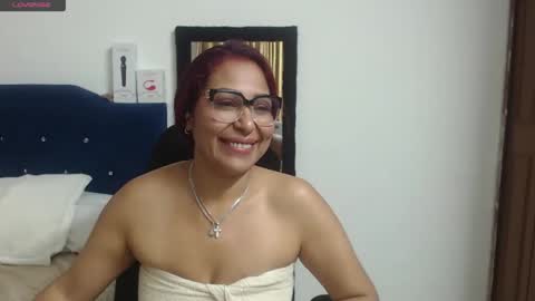Snapshot of aisha_french chatting on 05.26.26 aisha_french online show from 05.26.26