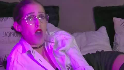 AishaHummer online show from 10.25.25