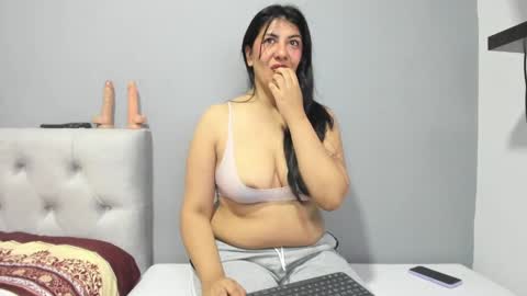 Snapshot of aisha_latina chatting on 12.21.24 Katie online show from 12.21.24