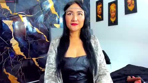 Snapshot of aisha_saleh chatting on 10.14.25 Aisha online show from 10.14.25