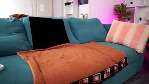 Aisha online show from 11.12.25