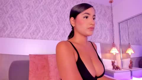 Aisha online show from 10.07.25