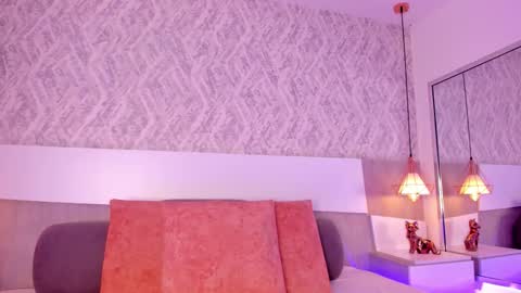 Aisha online show from 10.20.25