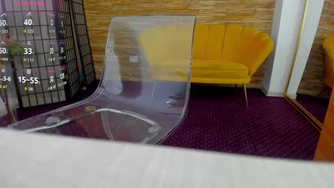 Aisha online show from 10.12.25