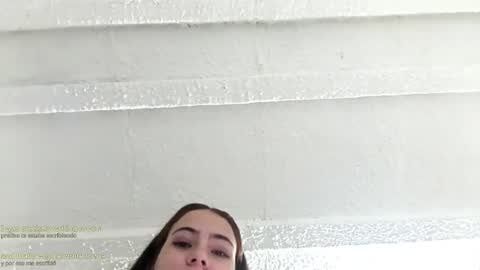 Snapshot of aishelyng20 chatting on 11.18.25 aishelyng20 online show from 11.18.25