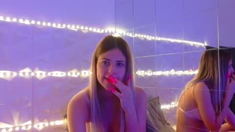 Snapshot of aishhaa chatting on 10.17.25 Aisha online show from 10.17.25