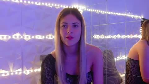 Snapshot of aishhaa chatting on 10.21.25 Aisha online show from 10.21.25