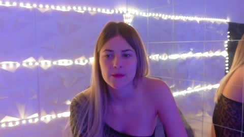 Snapshot of aishhaa chatting on 11.12.25 Aisha online show from 11.12.25