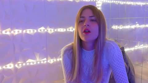 Snapshot of aishhaa chatting on 11.13.25 Aisha online show from 11.13.25