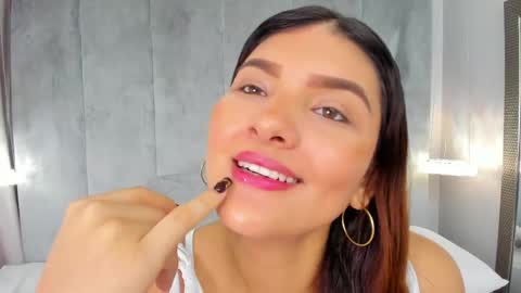 Snapshot of aitanajones1_ chatting on 05.18.26 Aitana online show from 05.18.26