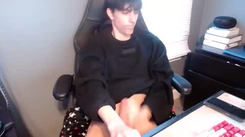 Snapshot of aittamz chatting on 12.16.24 matt online show from 12.16.24