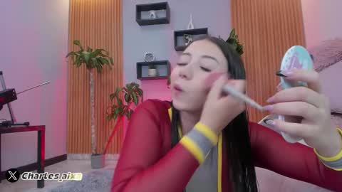 Snapshot of aixa_charless chatting on 11.02.25 Aixa online show from 11.02.25