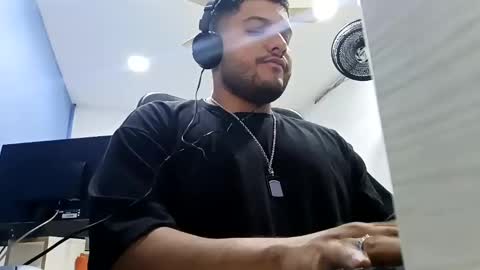 Esteban online show from 02.05.25