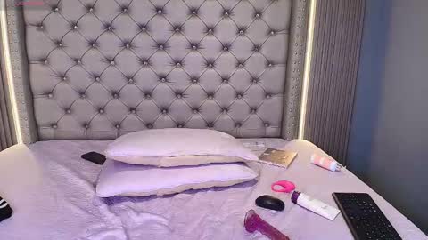 akane_sa online show from 12.04.25