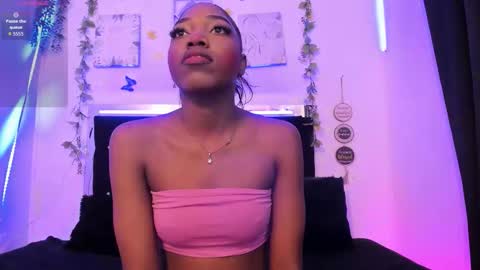 Snapshot of akarirosetti chatting on 09.29.25 akarirosetti online show from 09.29.25