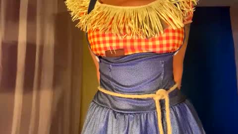 Snapshot of akashacum chatting on 10.22.25 Akasha Cum online show from 10.22.25