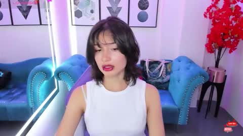 Snapshot of akaza_hakuji_ chatting on 09.30.25 Azaka online show from 09.30.25