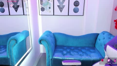 Snapshot of akaza_hakuji_ chatting on 10.14.25 Azaka online show from 10.14.25