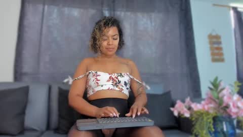 Akenda online show from 02.26.25