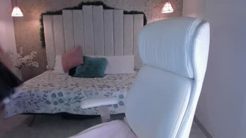 Luna online show from 12.16.24