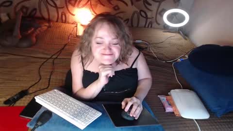 Snapshot of akindmodel chatting on 01.21.25 Natalie online show from 01.21.25