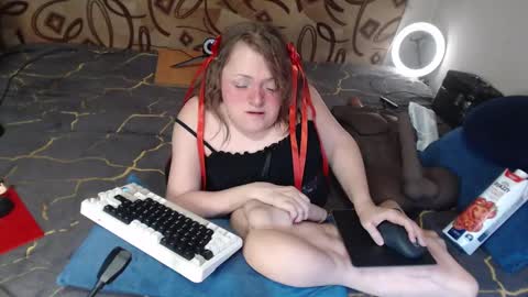 Snapshot of akindmodel chatting on 03.05.25 Natalie online show from 03.05.25