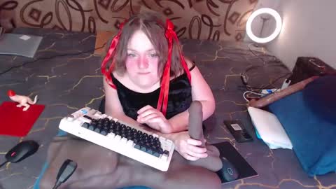 Snapshot of akindmodel chatting on 03.08.25 Natalie online show from 03.08.25