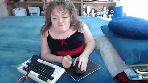 Snapshot of akindmodel chatting on 09.20.25 Natalie online show from 09.20.25