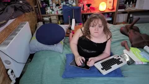 Natalie online show from 11.25.25