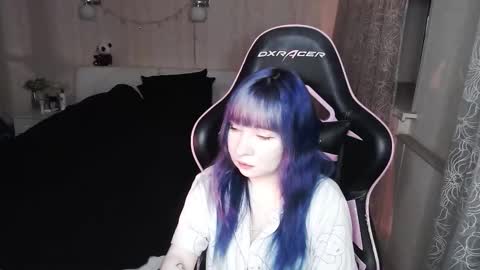 akirahartyx online show from 01.13.26