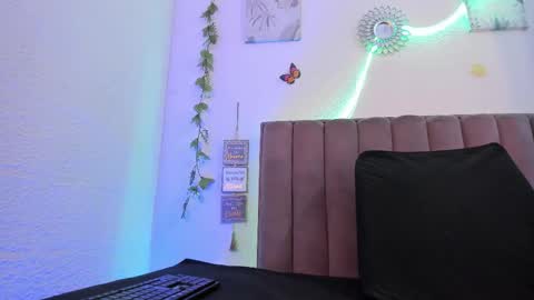 Snapshot of akirastone_ chatting on 10.30.25 akirastone_ online show from 10.30.25