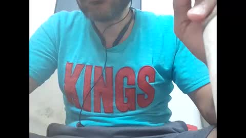 Snapshot of akram_40 chatting on 10.12.25 Brown arab man online show from 10.12.25