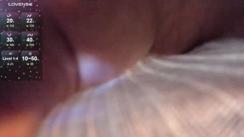 Snapshot of akura_01 chatting on 09.27.25 Akura is here 3 online show from 09.27.25