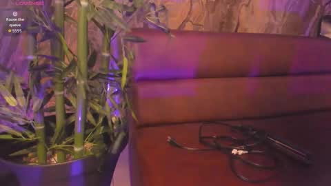 ALAHIA online show from 12.01.25