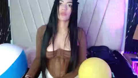 Snapshot of alahia_sweet_official chatting on 10.08.25 Alahia sweet official online show from 10.08.25