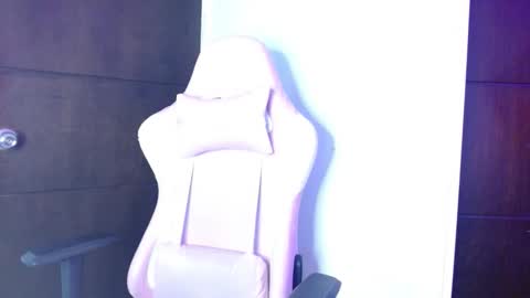 Snapshot of alahia_sweet_official chatting on 10.20.25 Alahia sweet official online show from 10.20.25