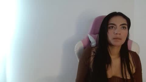 Snapshot of alahia_sweet_official chatting on 10.28.25 Alahia sweet official online show from 10.28.25