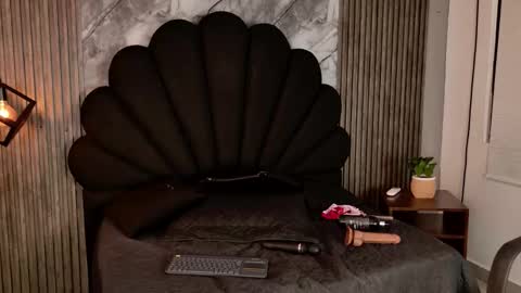 alahyapalmer_ online show from 10.29.25