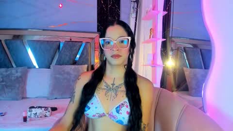 alahyapalmer_ online show from 11.08.25