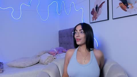 Alaia Alegria online show from 04.01.26