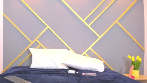 Snapshot of alaia_colins chatting on 01.24.25 alaia_colins online show from 01.24.25