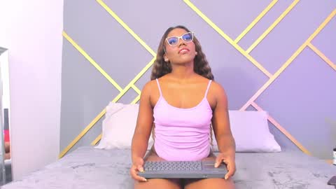 Snapshot of alaia_colins chatting on 01.27.25 alaia_colins online show from 01.27.25